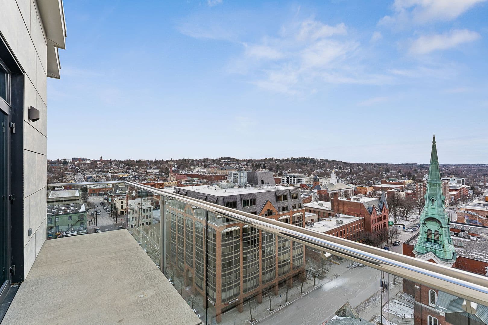 Burlington Apartment: 140 Bank Street