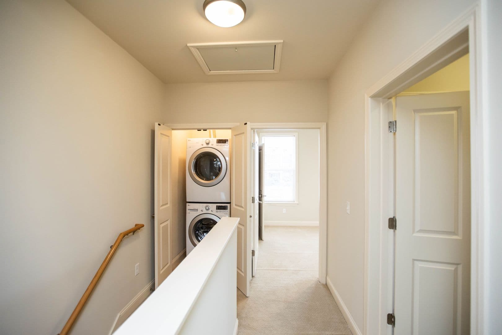 Burlington Apartment: 228 Bayberry Circle