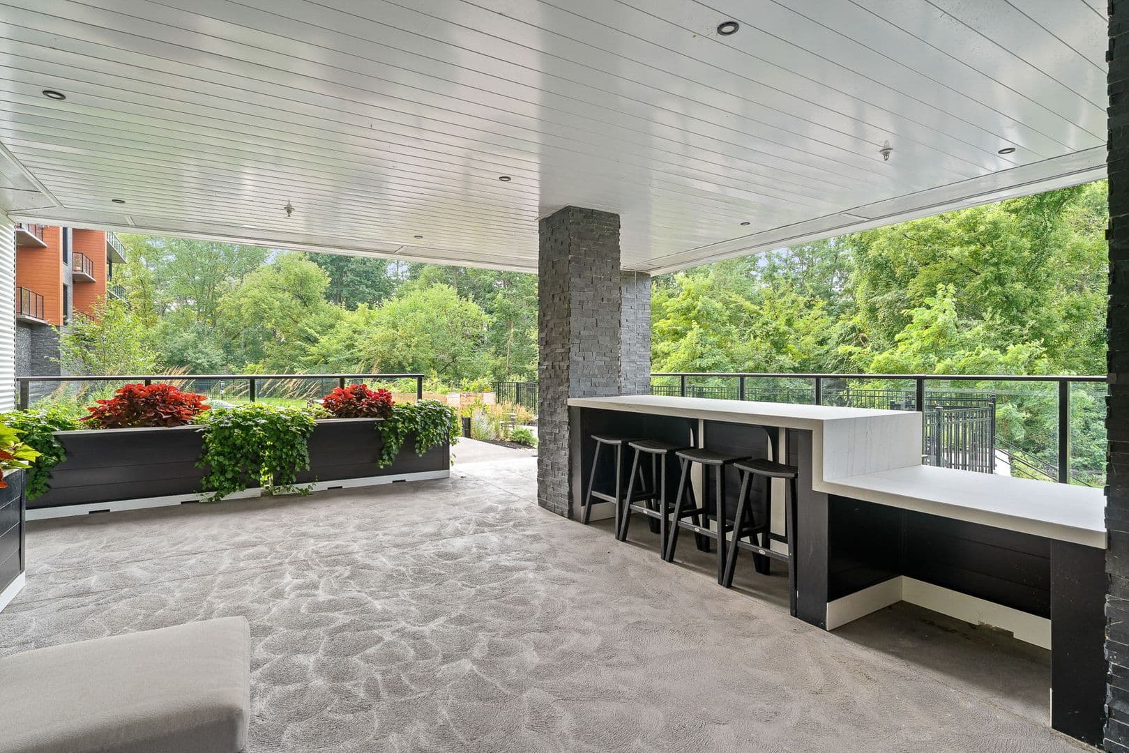 Burlington Apartment: 125 Cambrian Way
