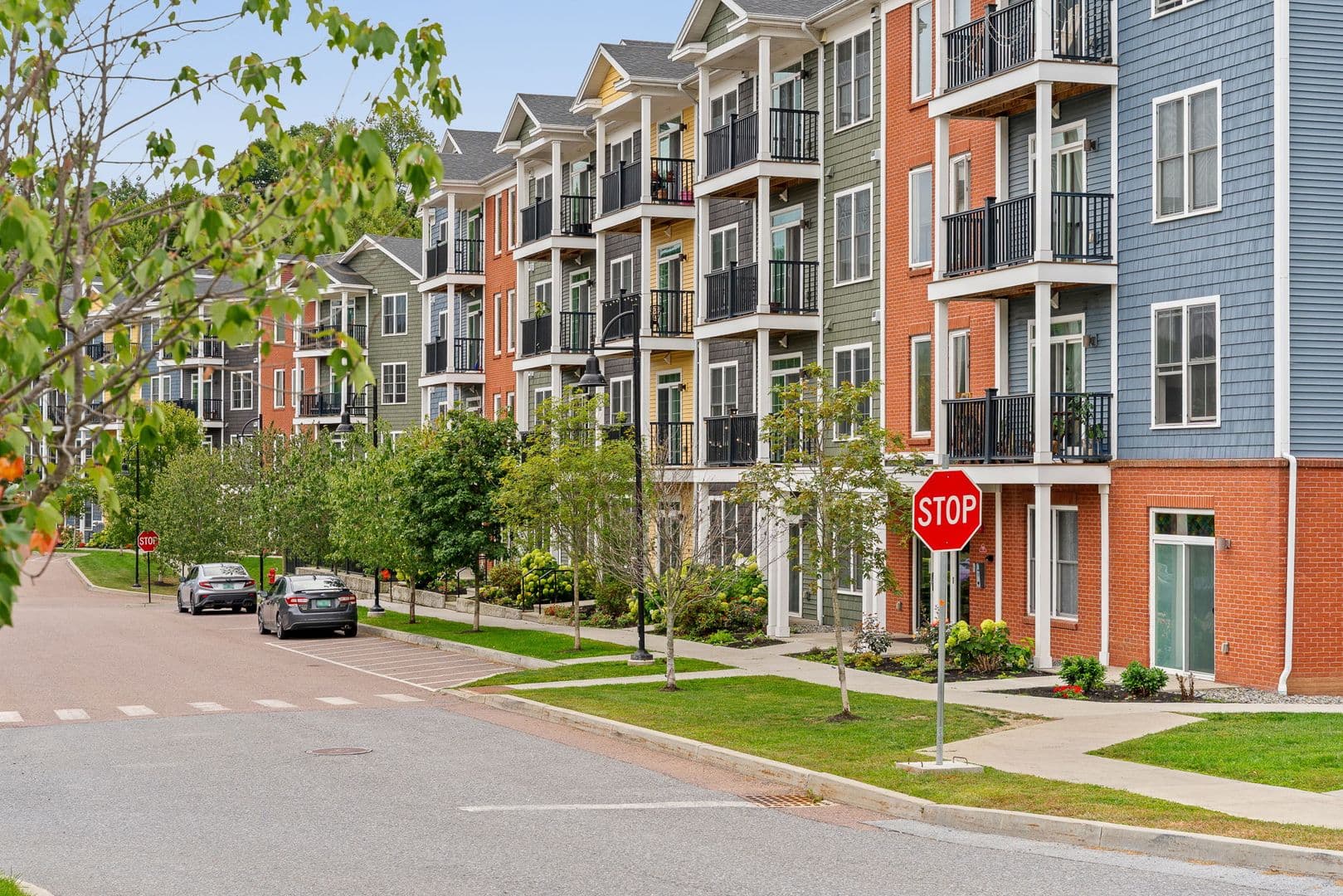 Burlington Apartment: 165 Winterberry Lane