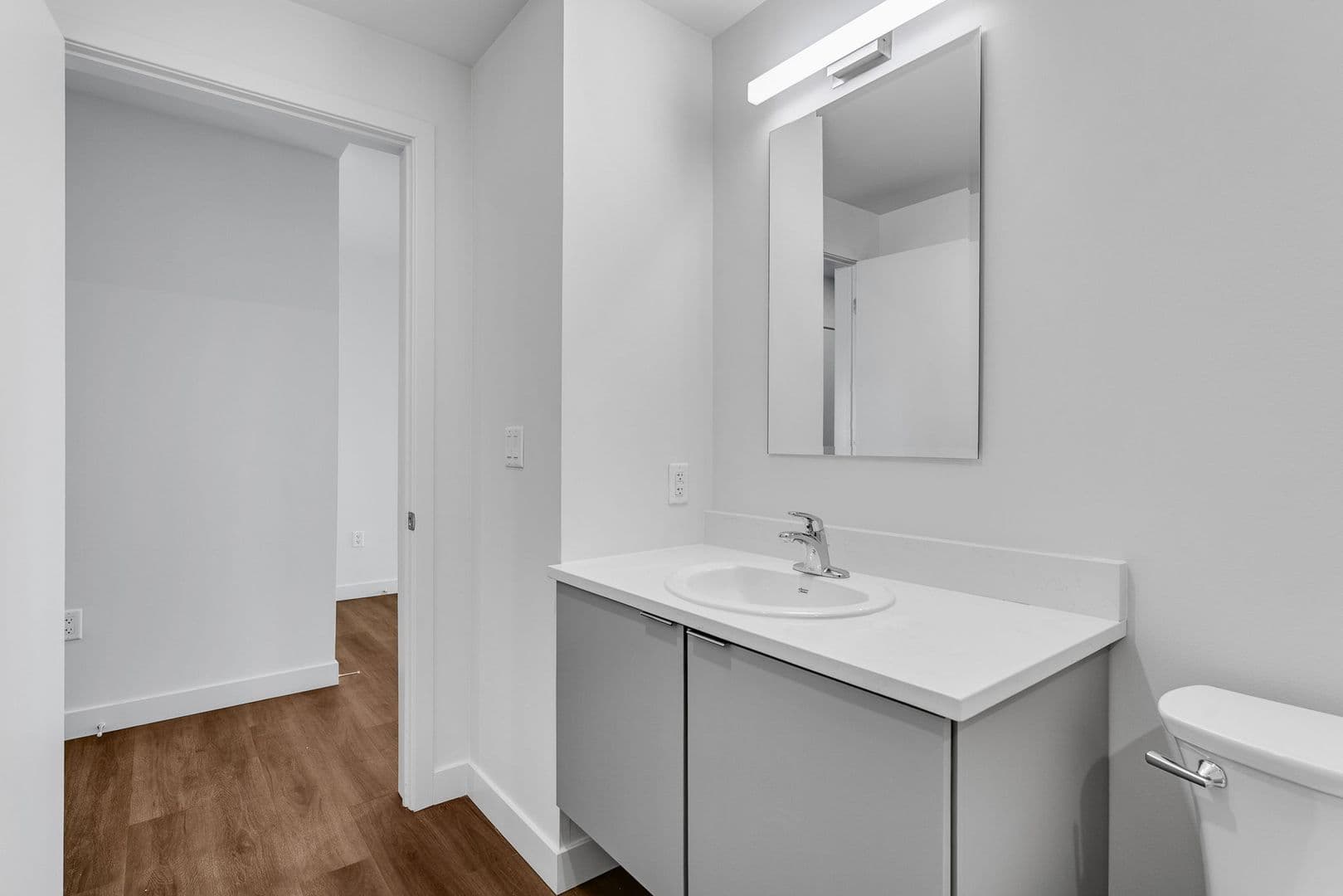 Burlington Apartment: 125 Cambrian Way