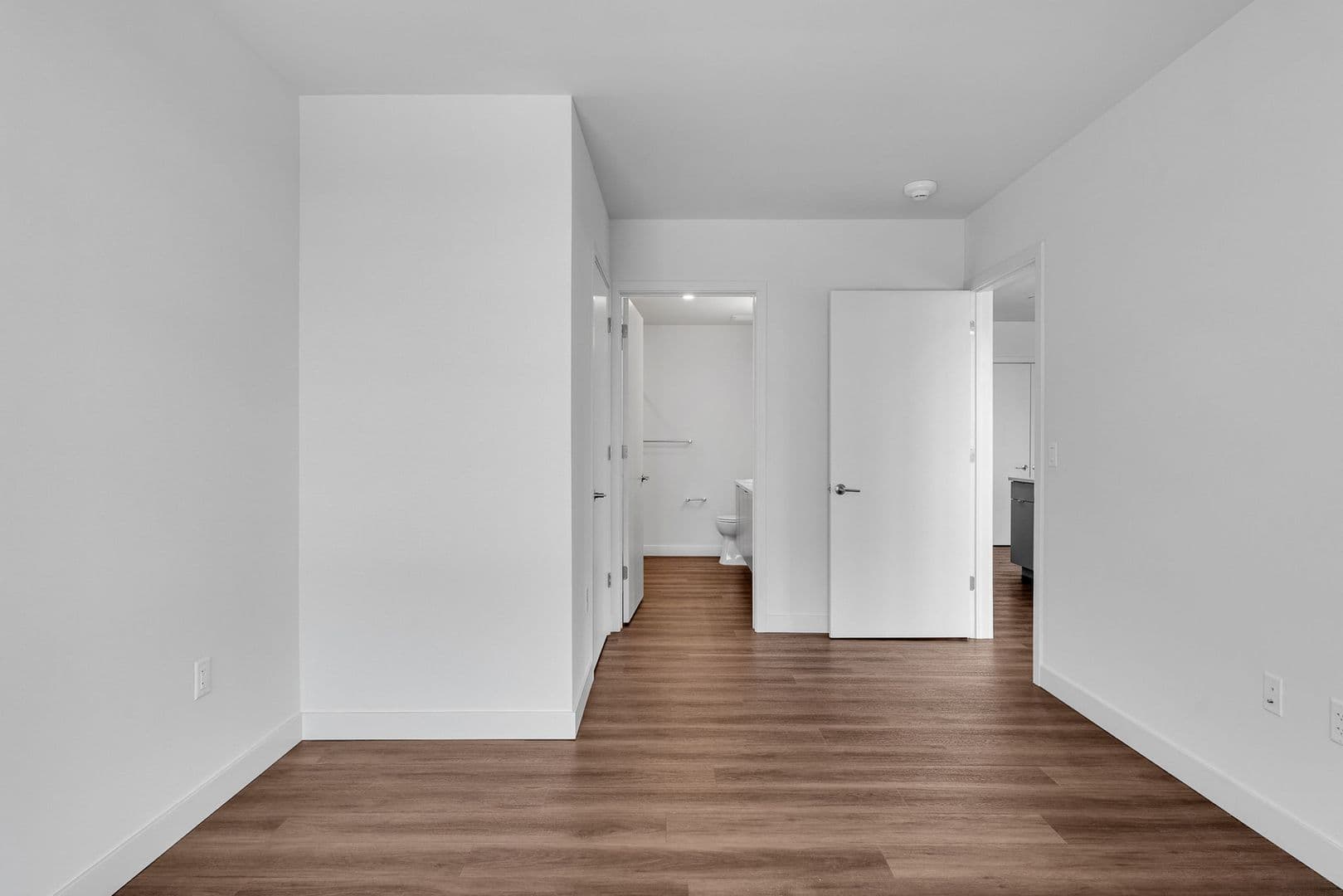 Burlington Apartment: 125 Cambrian Way