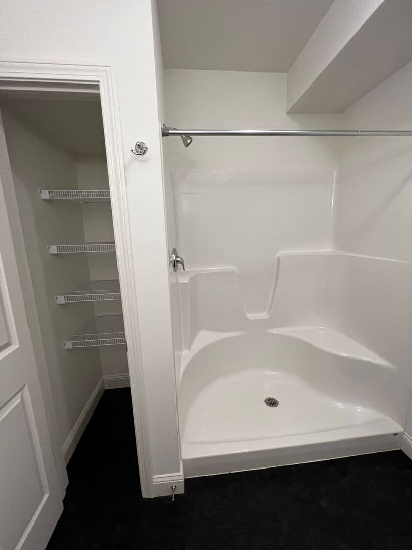 Burlington Apartment: 165 Winterberry Lane