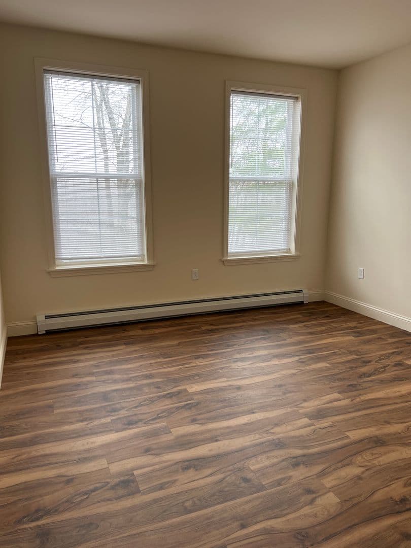 Burlington Apartment: 179 Bayberry Circle