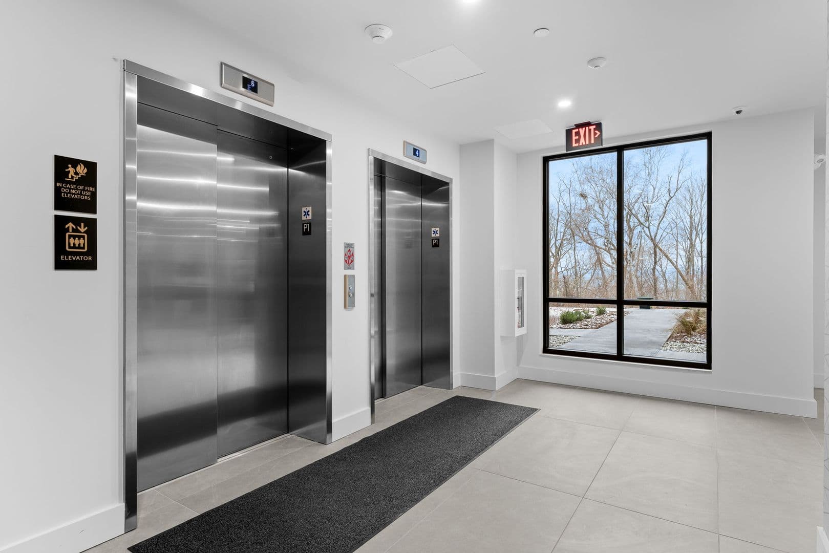 Burlington Apartment: 125 Cambrian Way