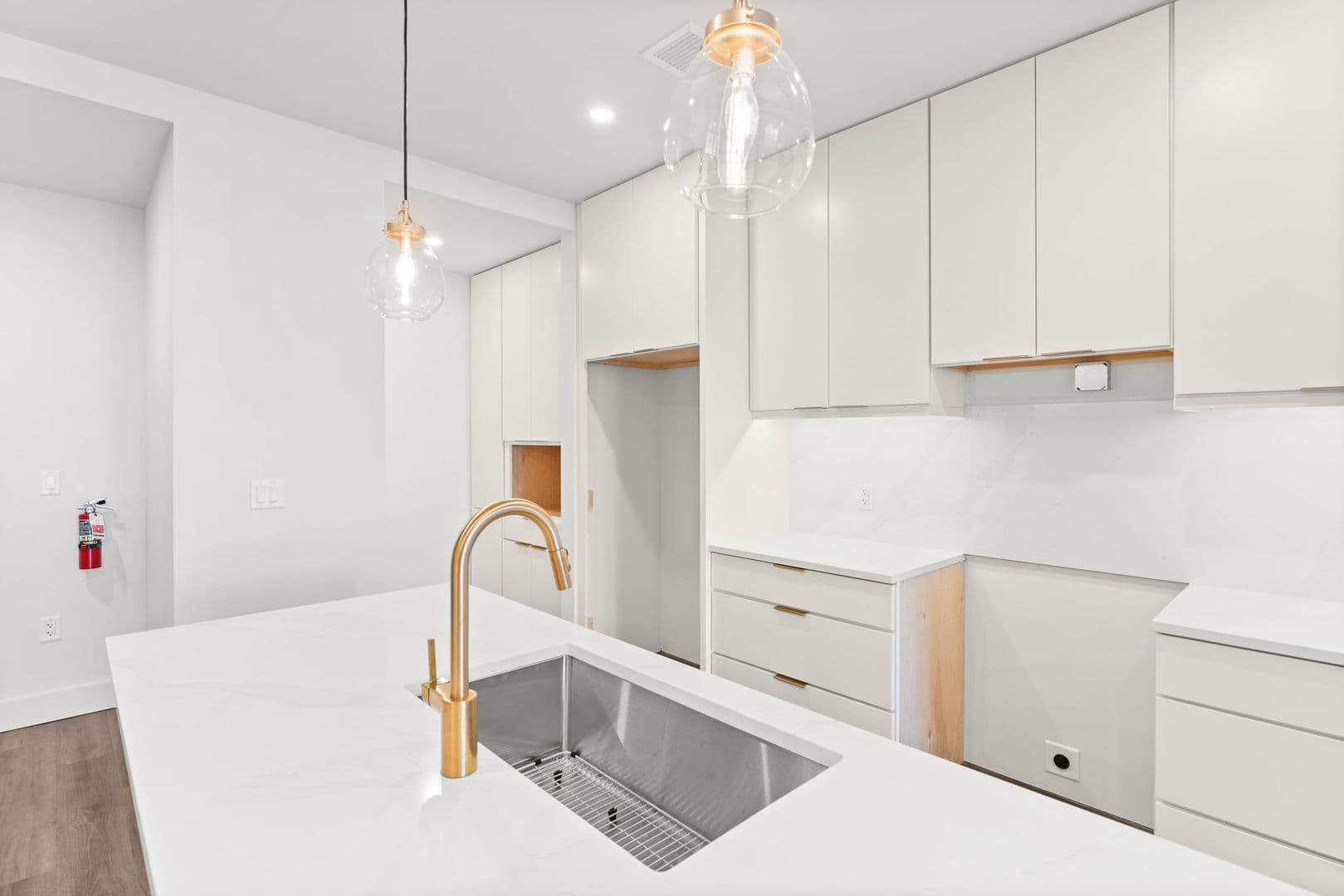Burlington Apartment: 125 Cambrian Way