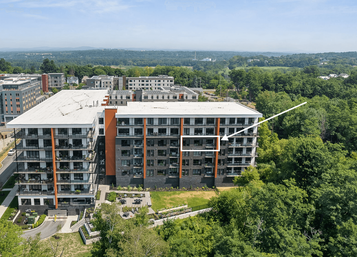 Burlington Apartment: 125 Cambrian Way