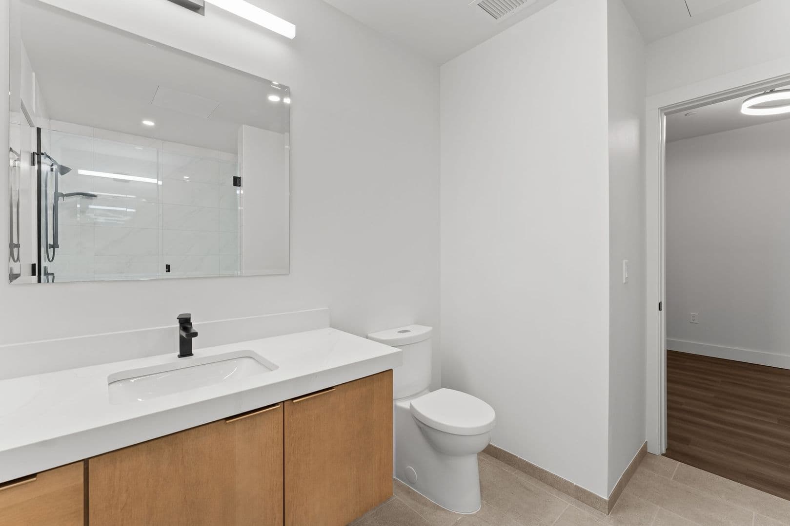 Burlington Apartment: 125 Cambrian Way