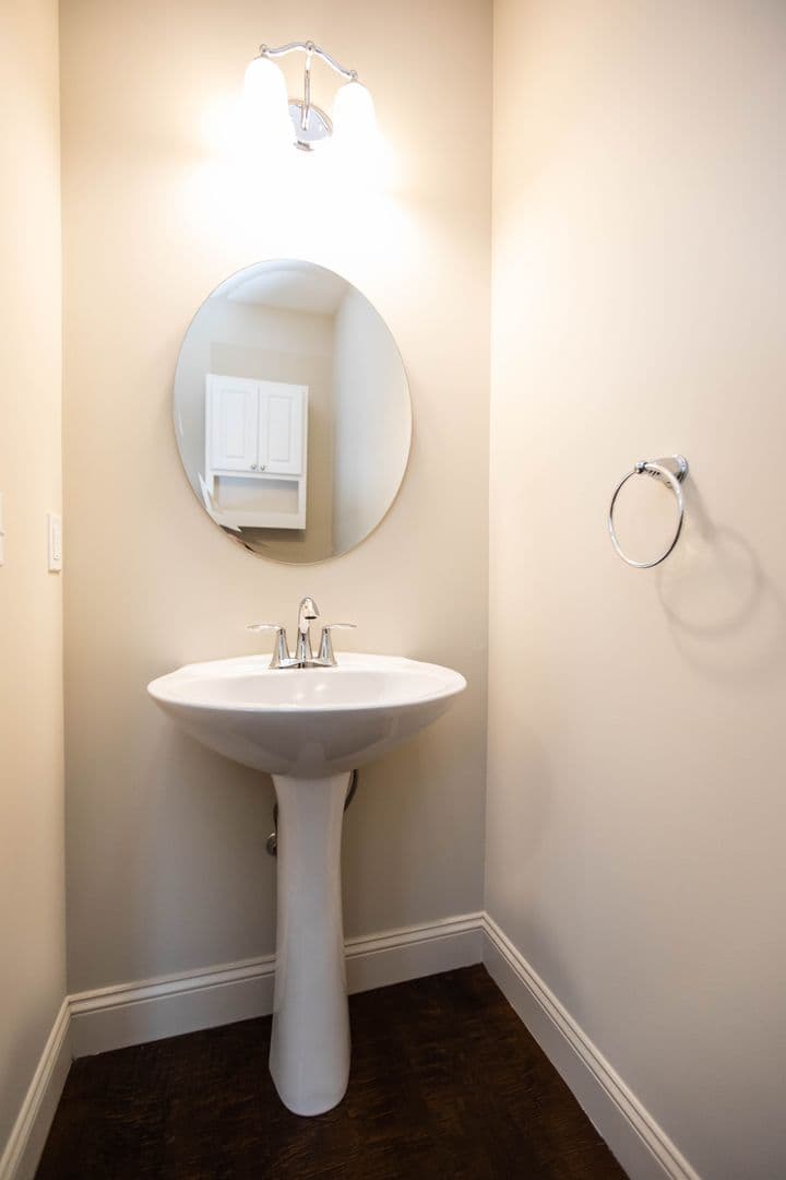 Burlington Apartment: 228 Bayberry Circle