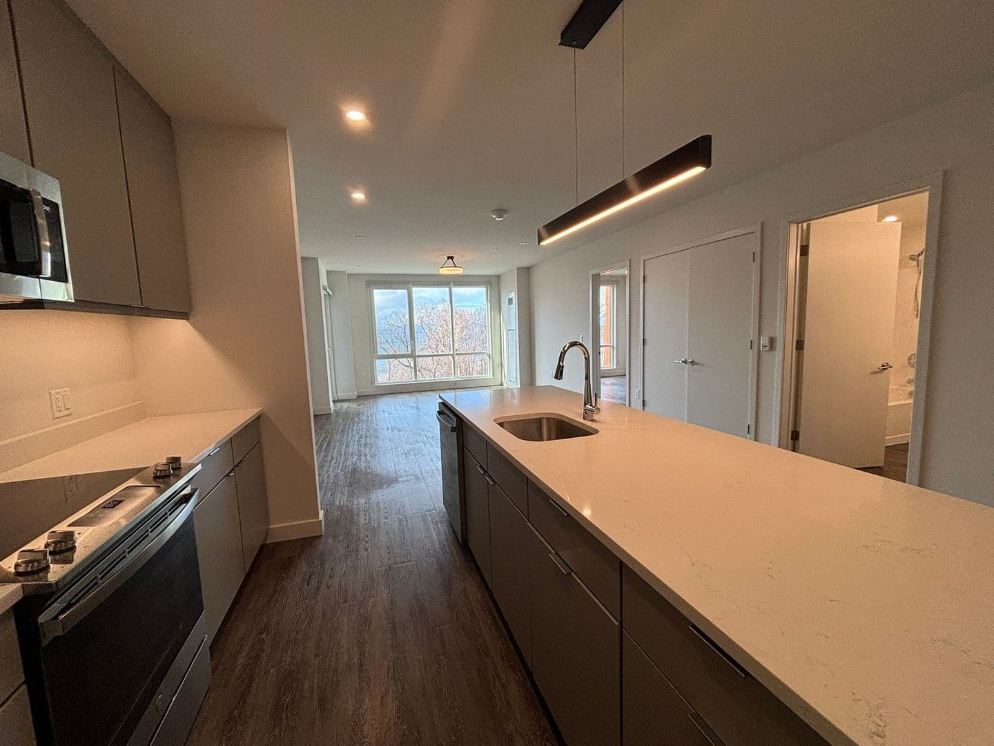 Burlington Apartment: 125 Cambrian Way