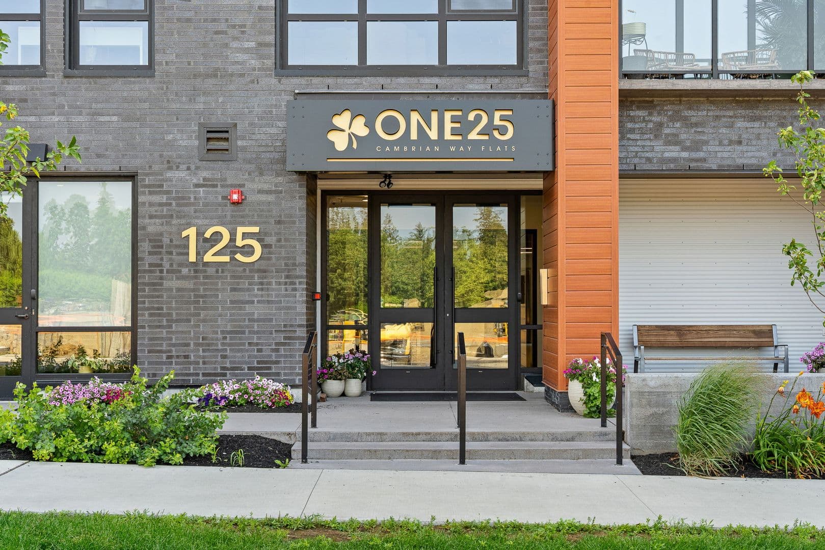 Burlington Apartment: 125 Cambrian Way