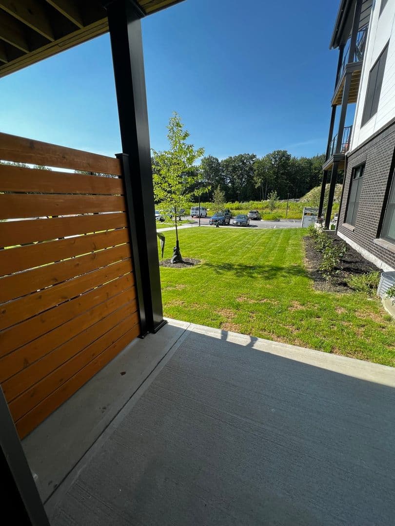 Colchester Apartment: 121 Shea Drive