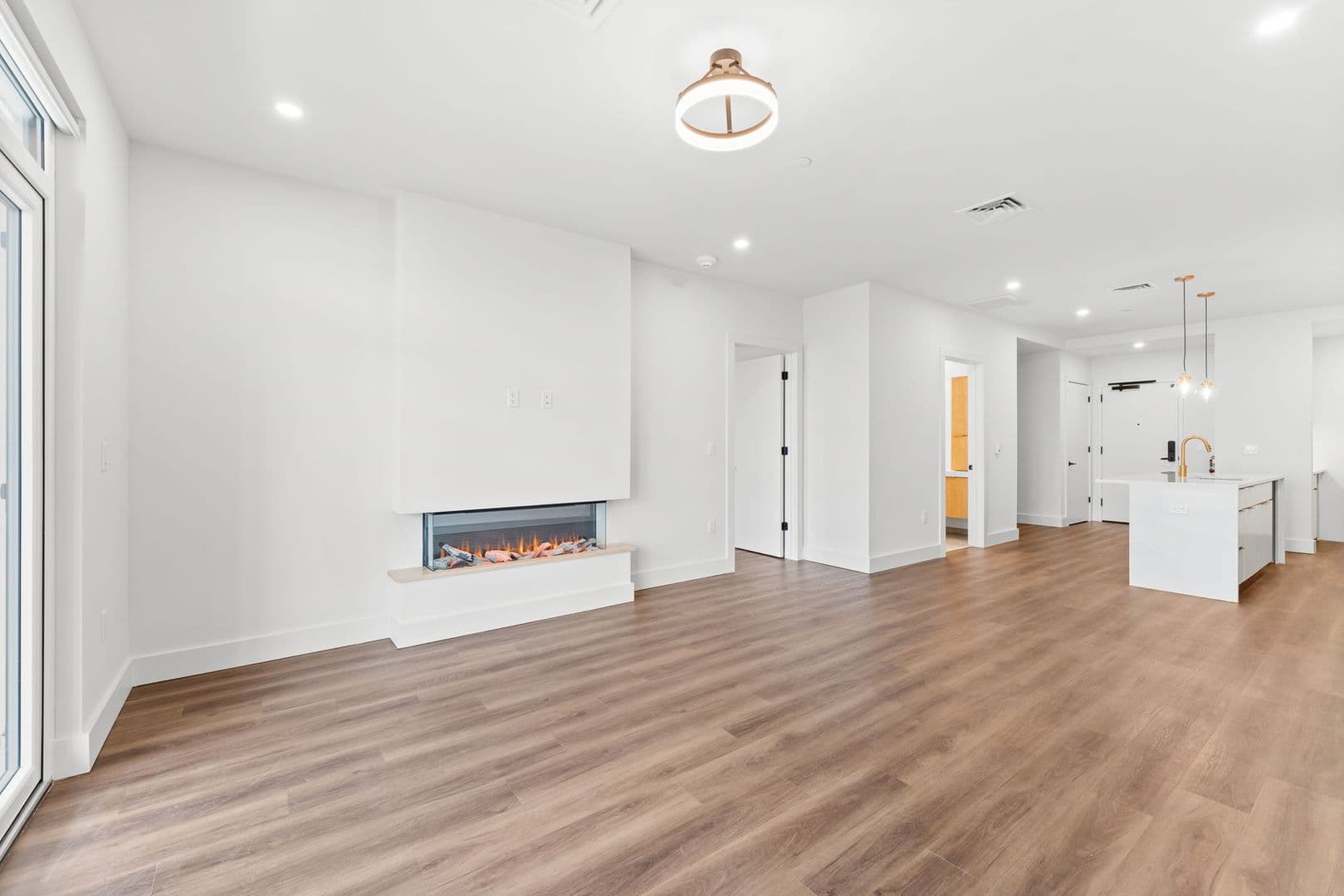 Burlington Apartment: 125 Cambrian Way