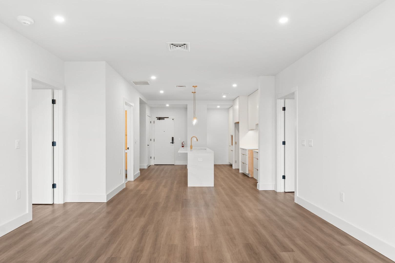 Burlington Apartment: 125 Cambrian Way