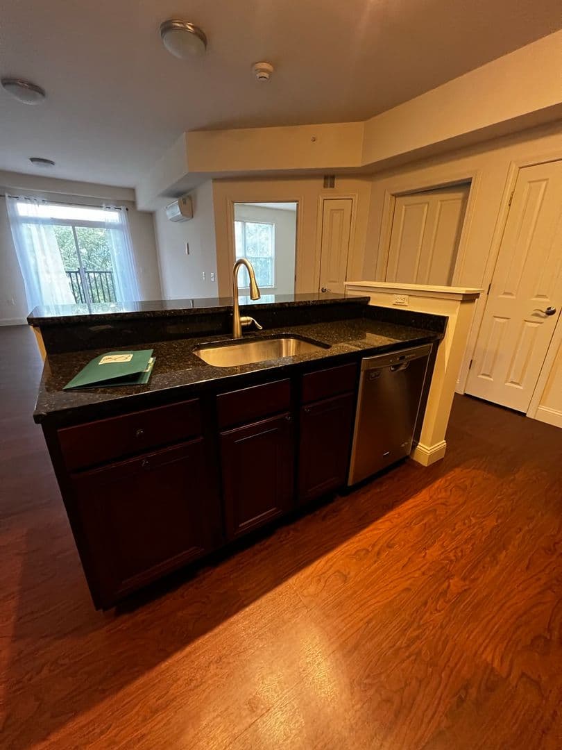 Burlington Apartment: 195 Bayberry Circle