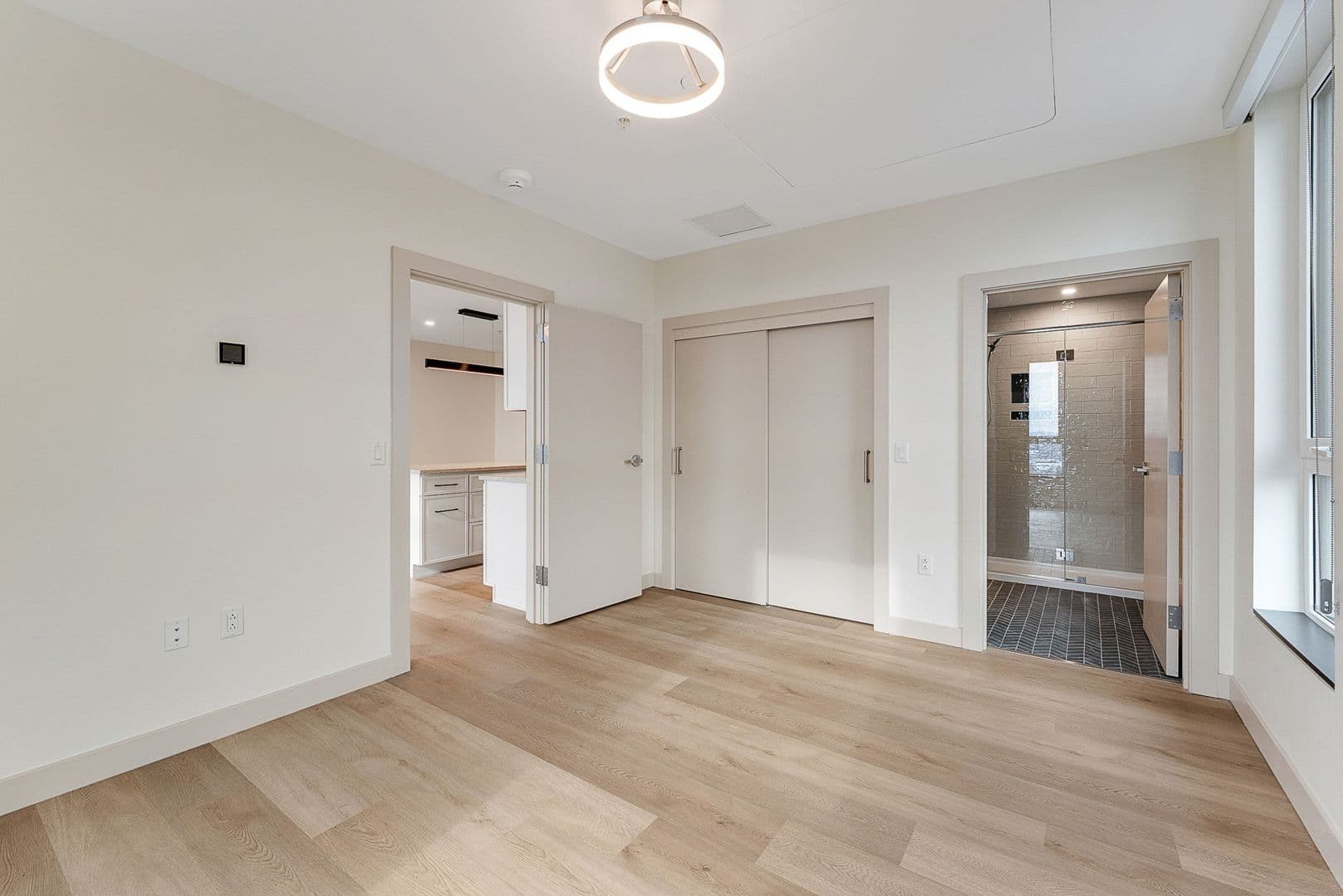 Burlington Apartment: 140 Bank Street