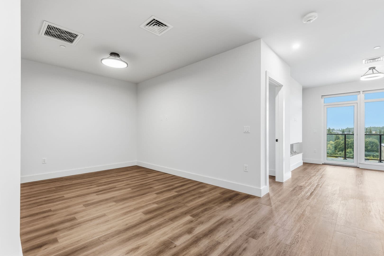 Burlington Apartment: 125 Cambrian Way