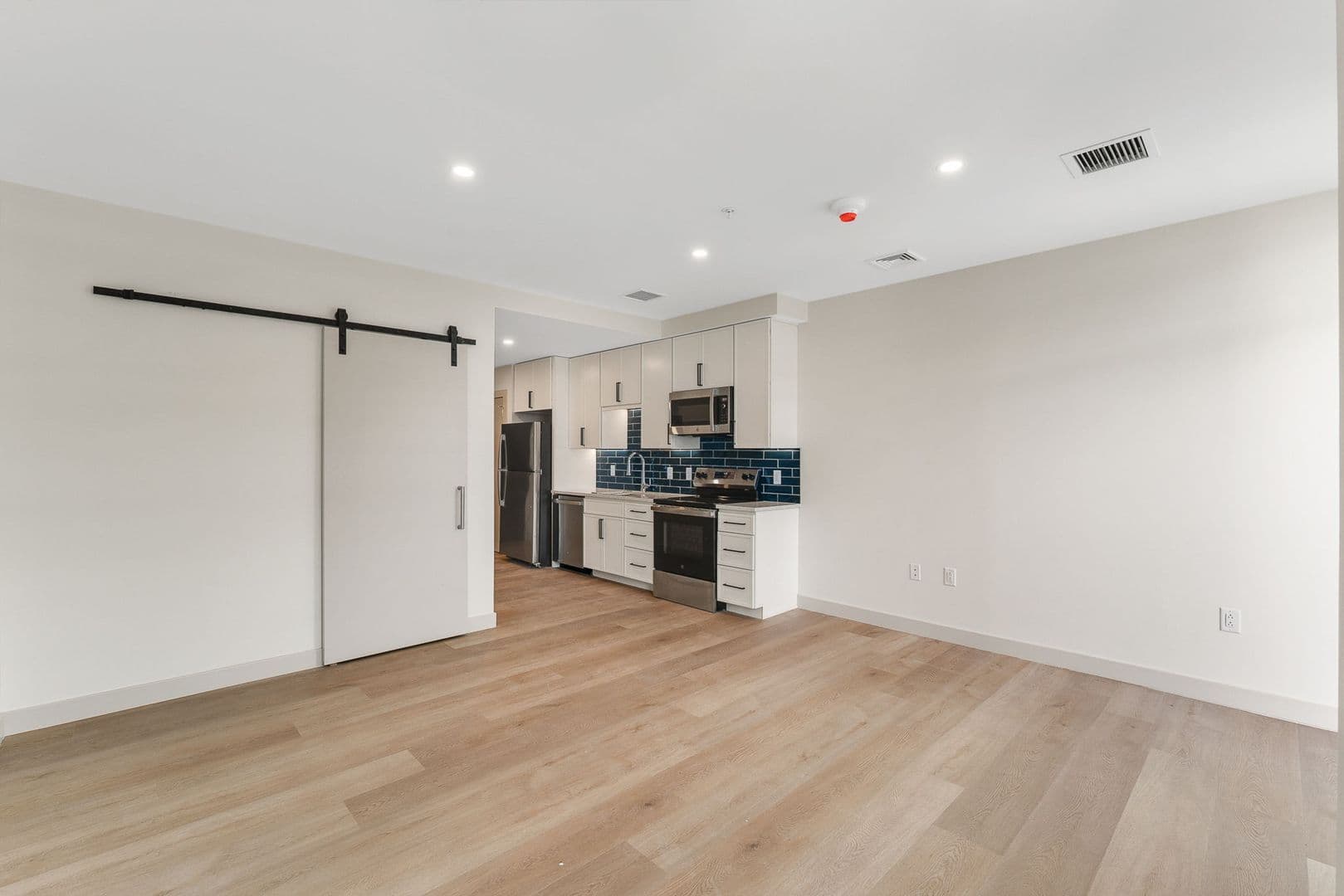 Burlington Apartment: 140 Bank Street
