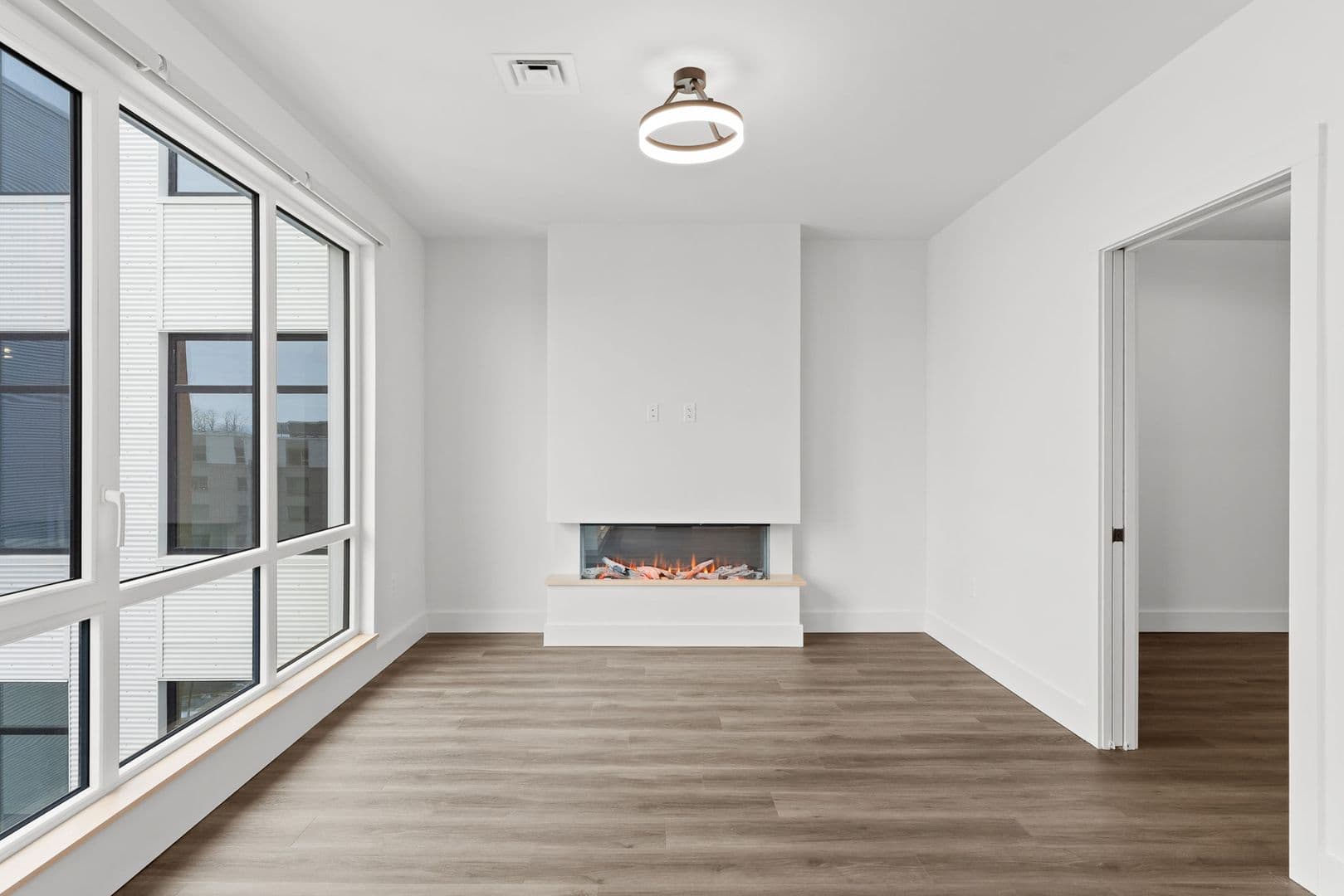 Burlington Apartment: 125 Cambrian Way
