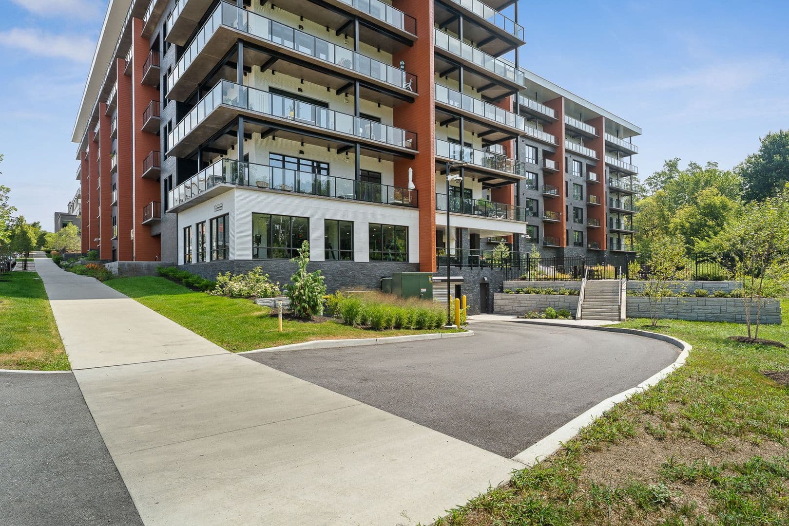 Burlington Apartment: 125 Cambrian Way
