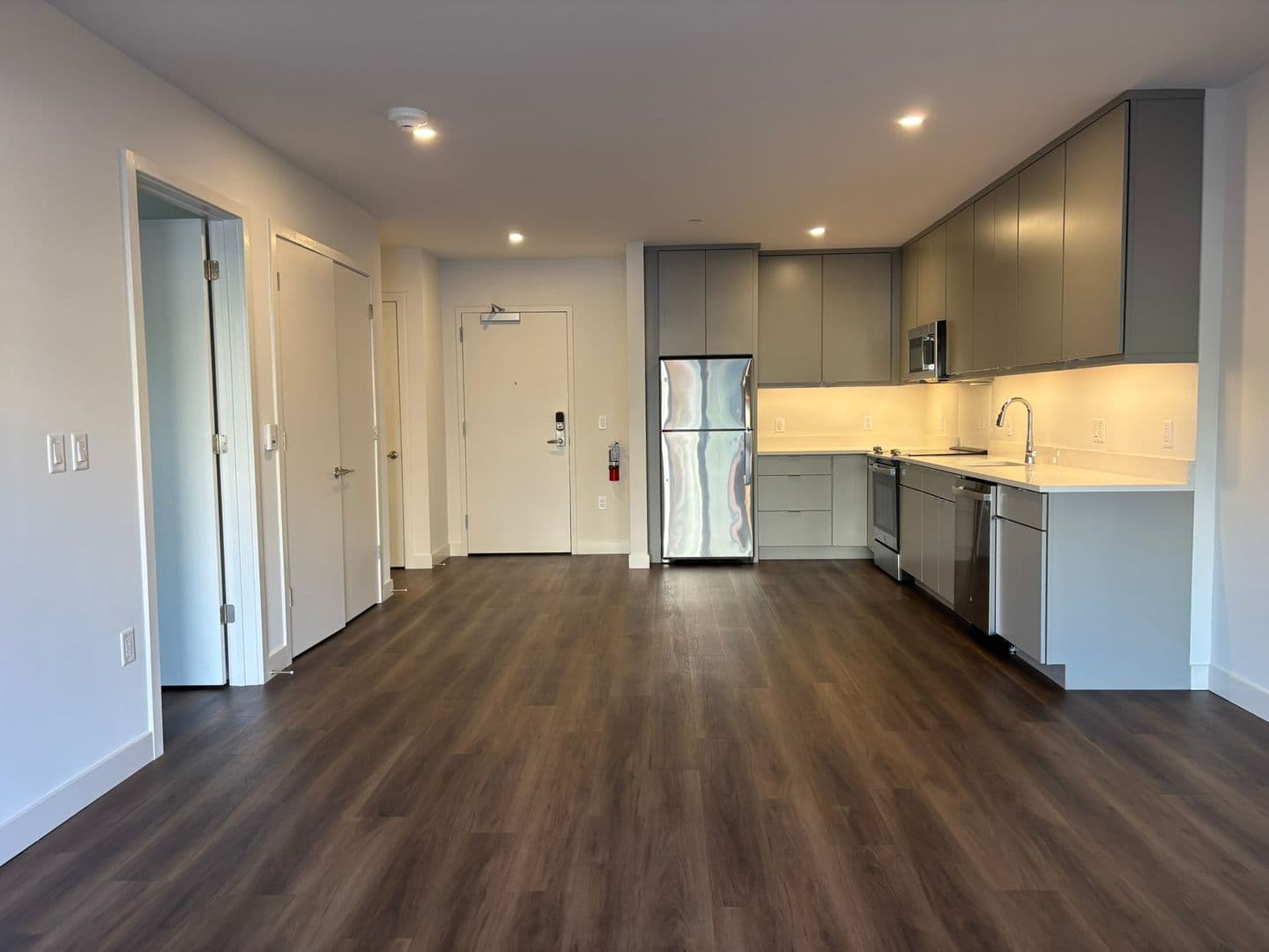 Burlington Apartment: 125 Cambrian Way