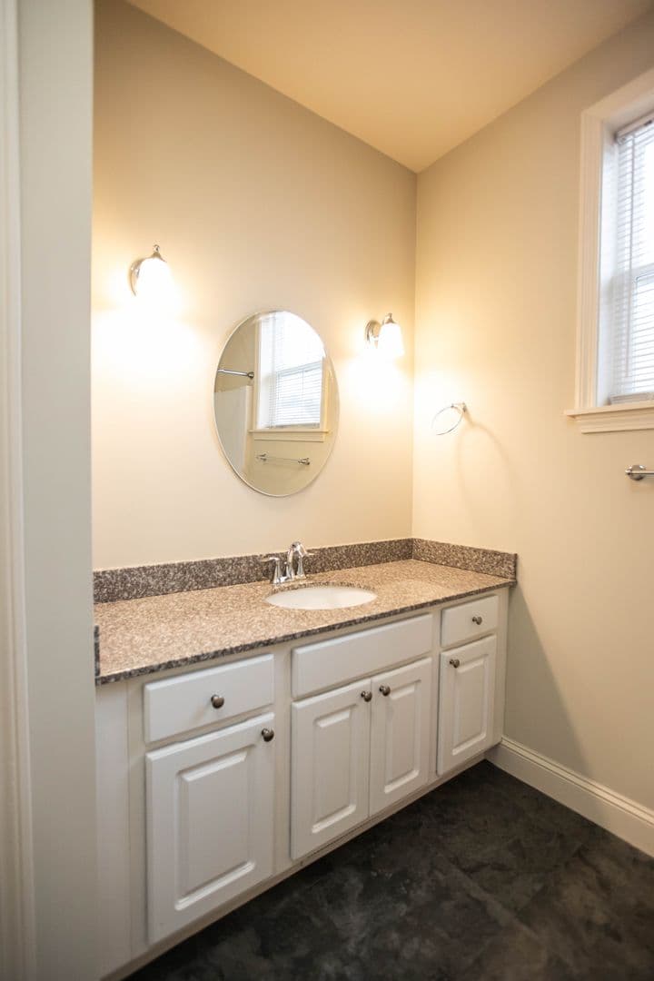 Burlington Apartment: 228 Bayberry Circle