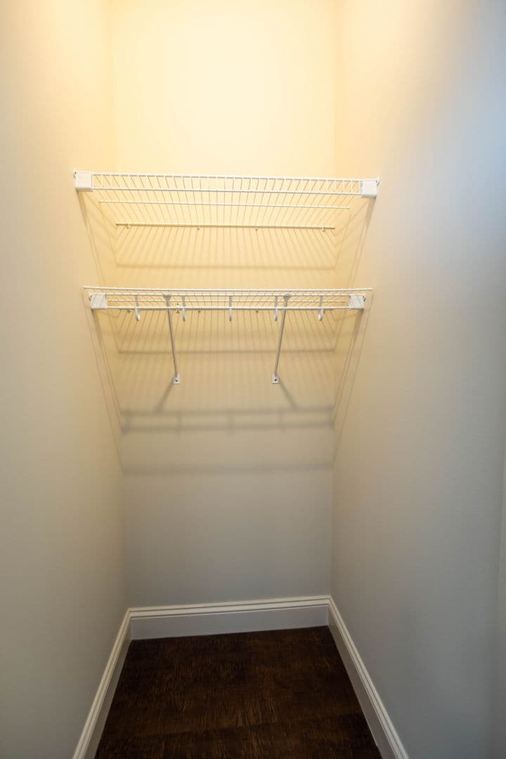 Burlington Apartment: 228 Bayberry Circle