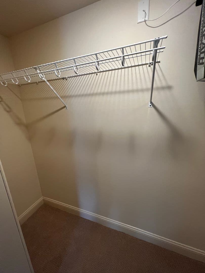 Burlington Apartment: 195 Bayberry Circle