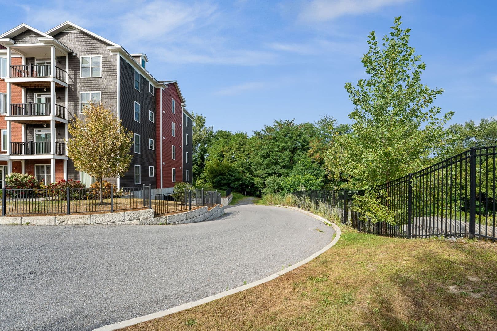 Burlington Apartment: 181 Winterberry Lane