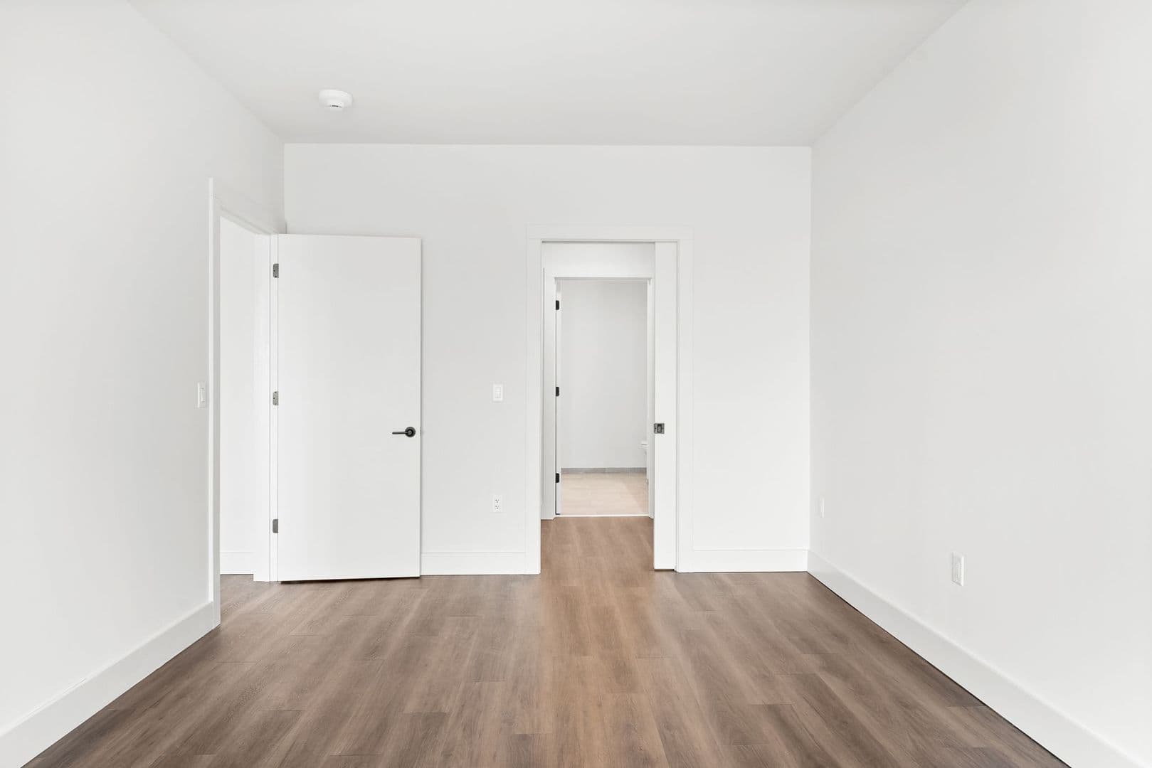Burlington Apartment: 125 Cambrian Way