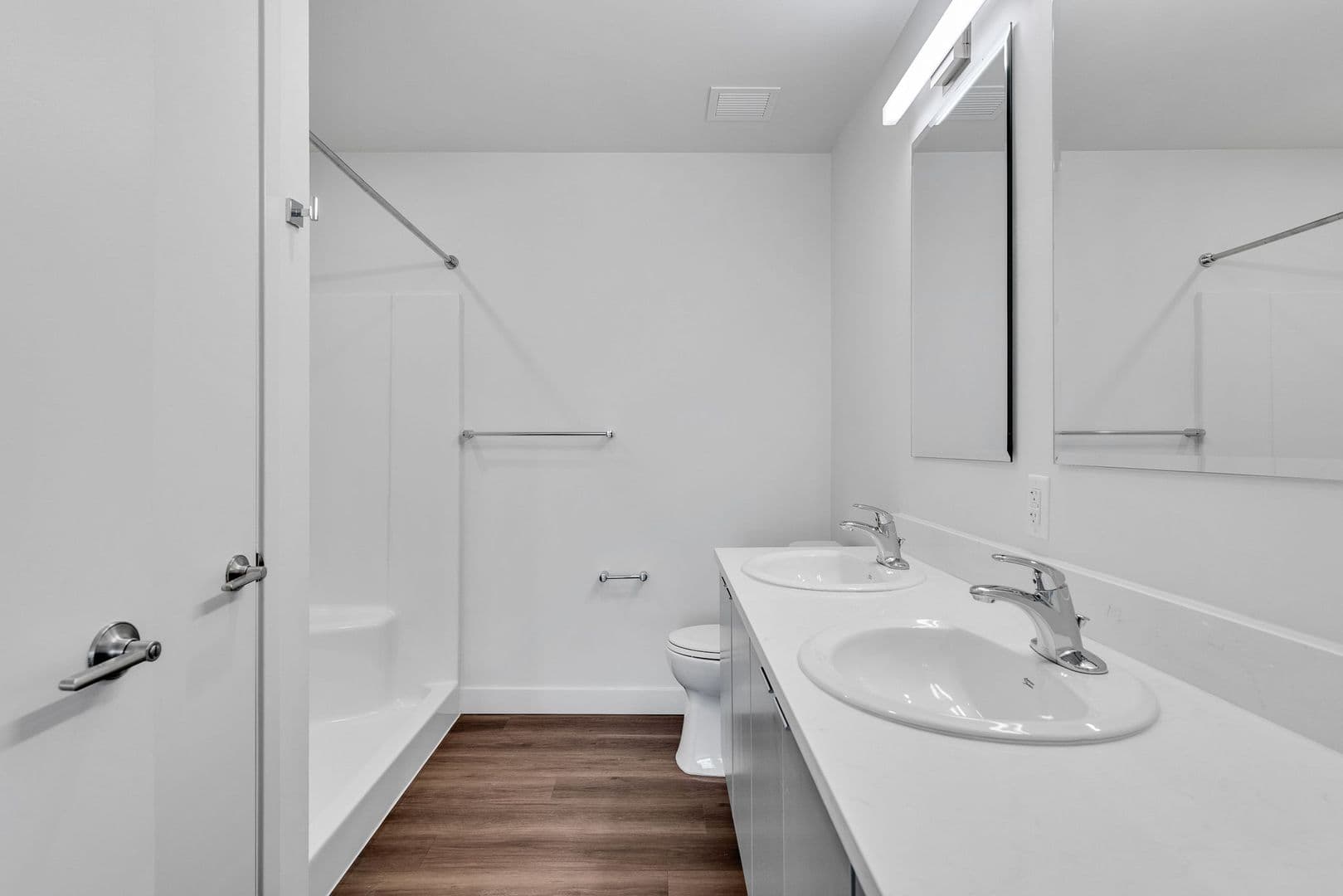 Burlington Apartment: 125 Cambrian Way
