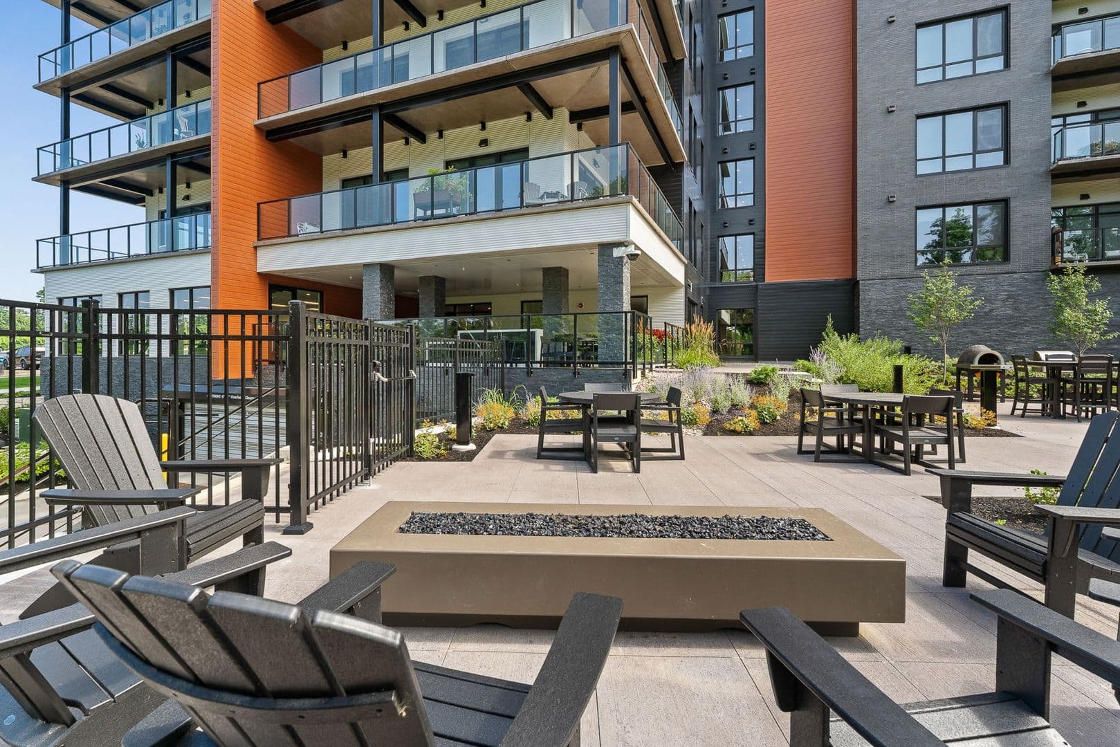 Burlington Apartment: 125 Cambrian Way