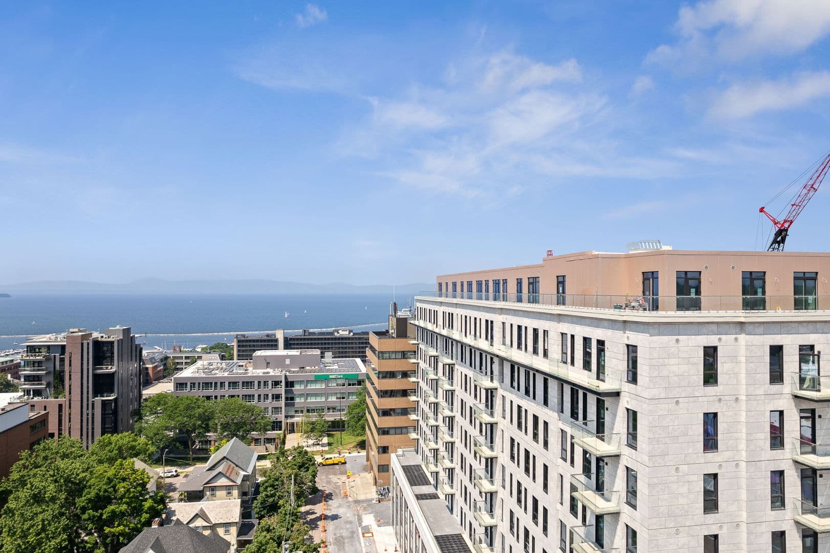 Burlington Apartment: 140 Bank Street
