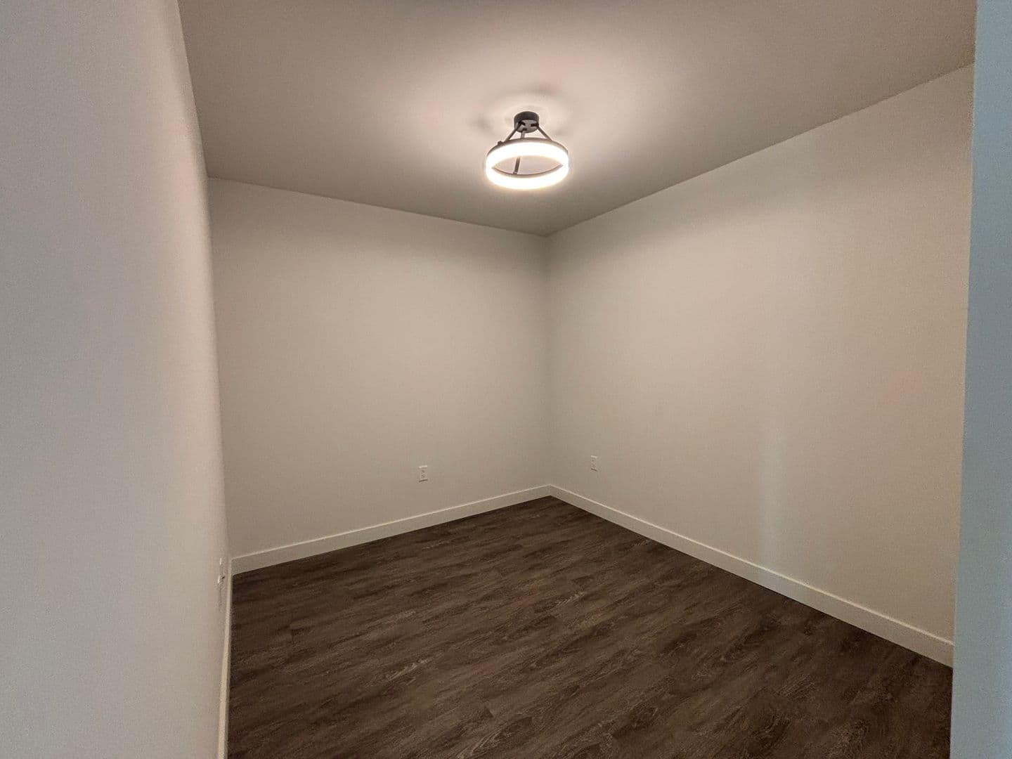 Burlington Apartment: 125 Cambrian Way