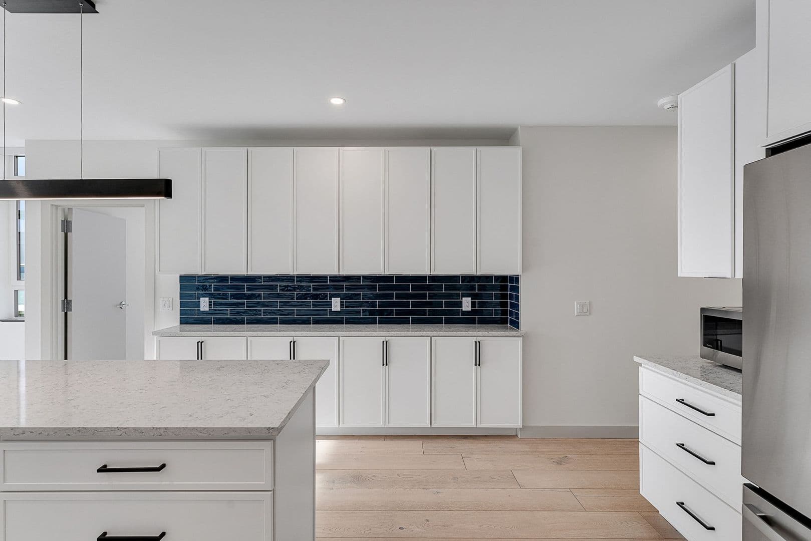 Burlington Apartment: 140 Bank Street