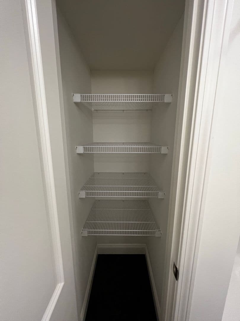 Burlington Apartment: 165 Winterberry Lane