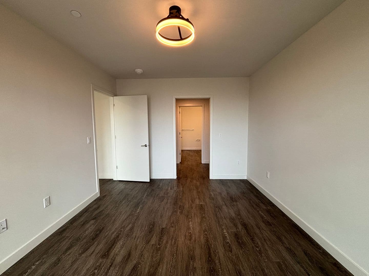 Burlington Apartment: 125 Cambrian Way