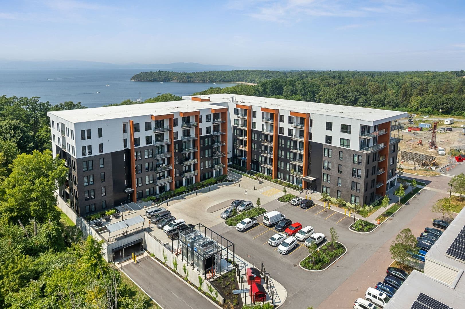 Burlington Apartment: 125 Cambrian Way