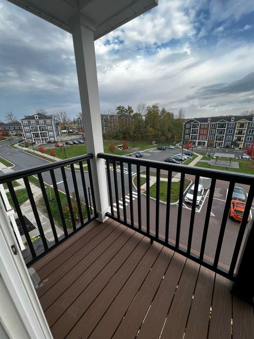 Burlington Apartment: 165 Winterberry Lane