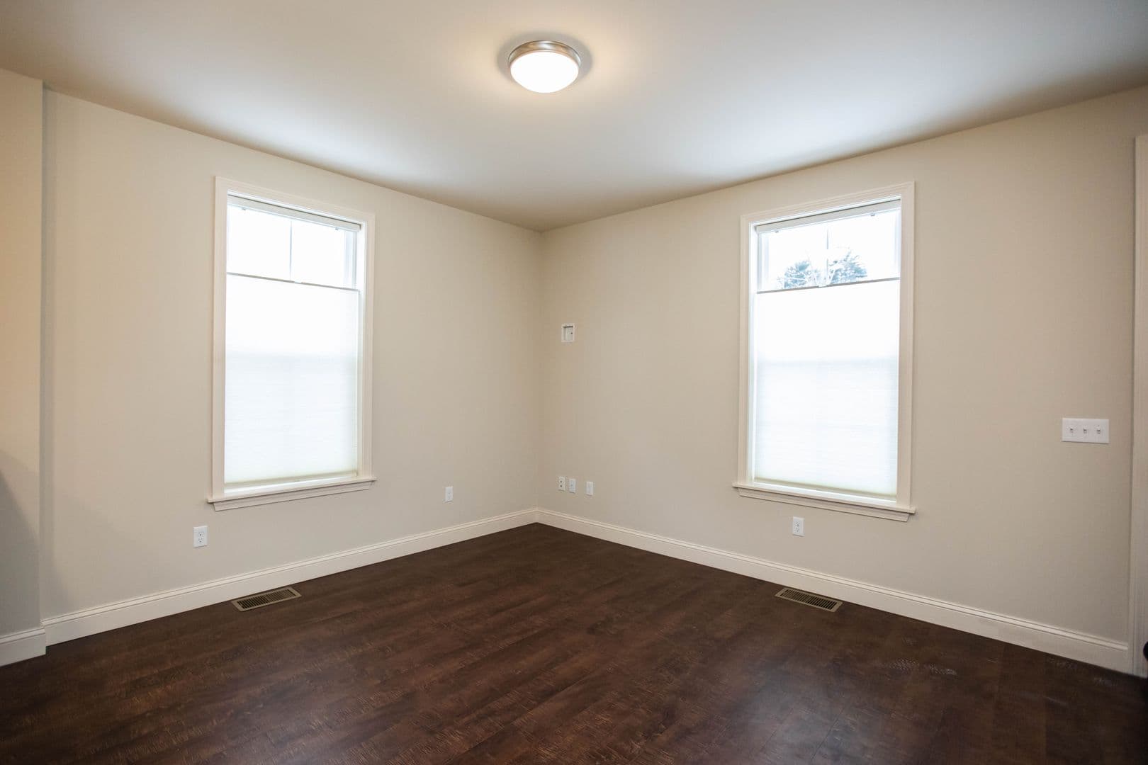 Burlington Apartment: 228 Bayberry Circle