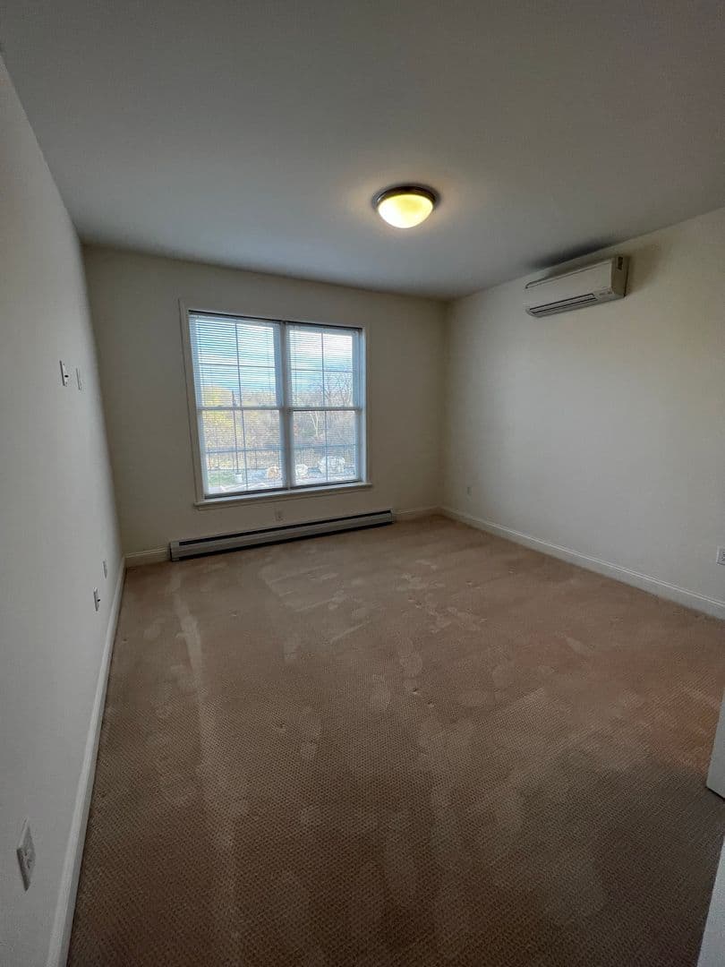 Burlington Apartment: 181 Winterberry Lane