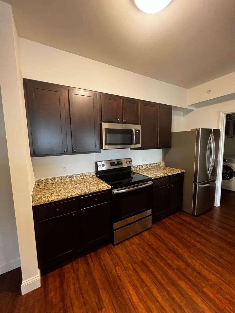 Burlington Apartment: 165 Winterberry Lane