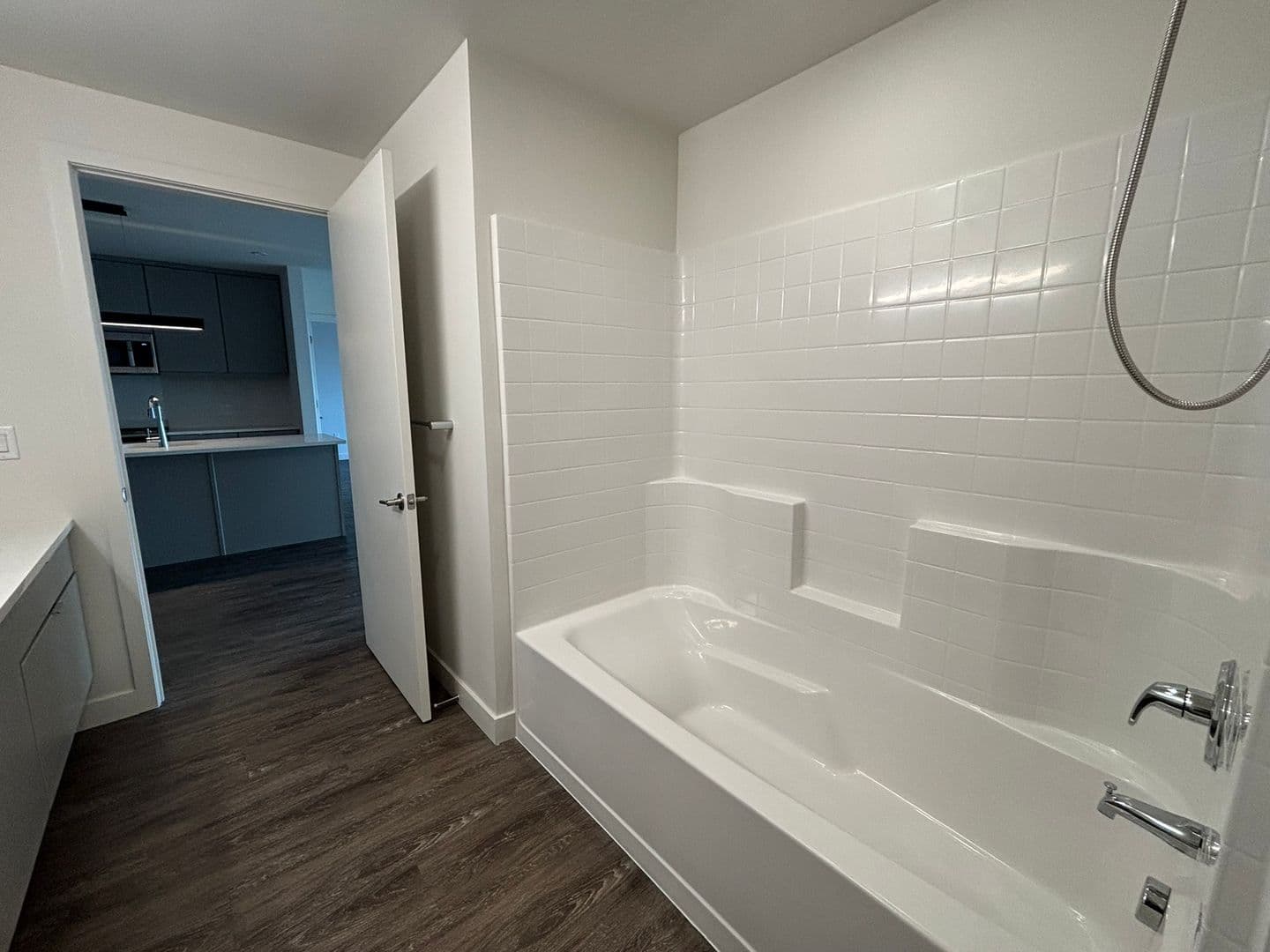 Burlington Apartment: 125 Cambrian Way