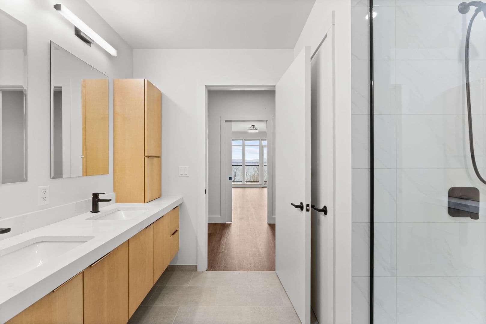 Burlington Apartment: 125 Cambrian Way