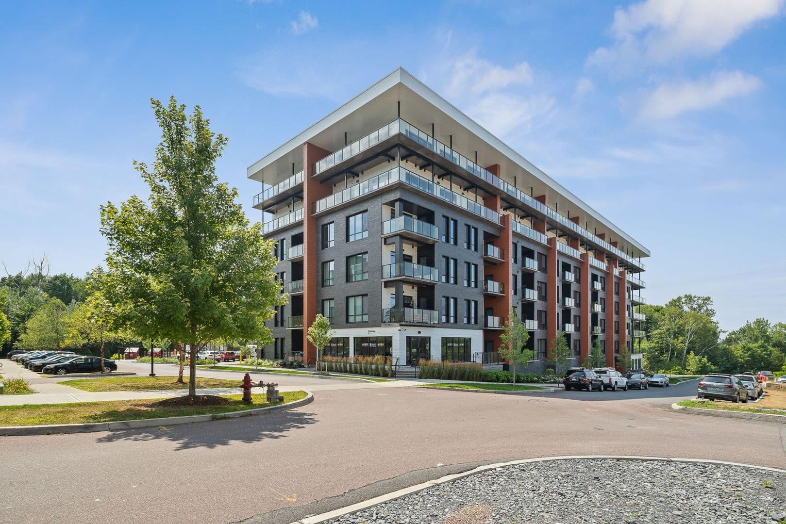 Burlington Apartment: 125 Cambrian Way
