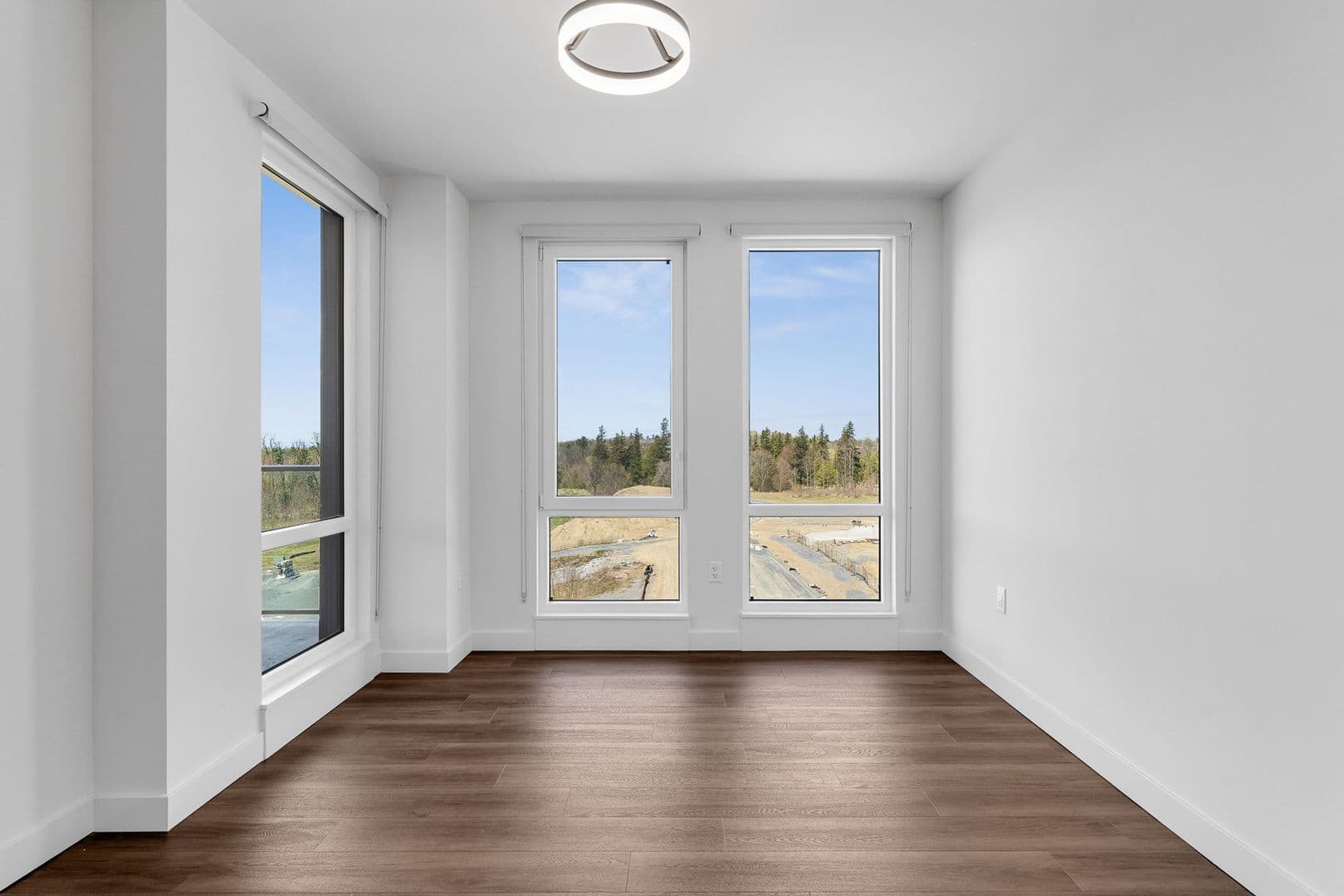 Burlington Apartment: 125 Cambrian Way