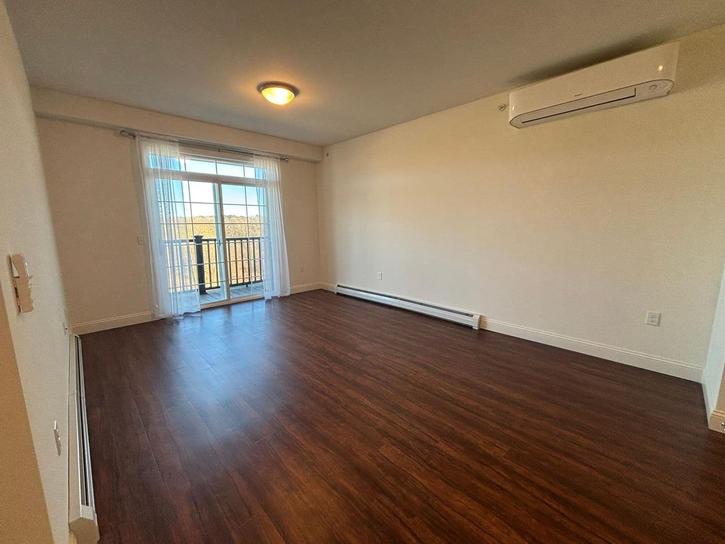 Burlington Apartment: 181 Winterberry Lane