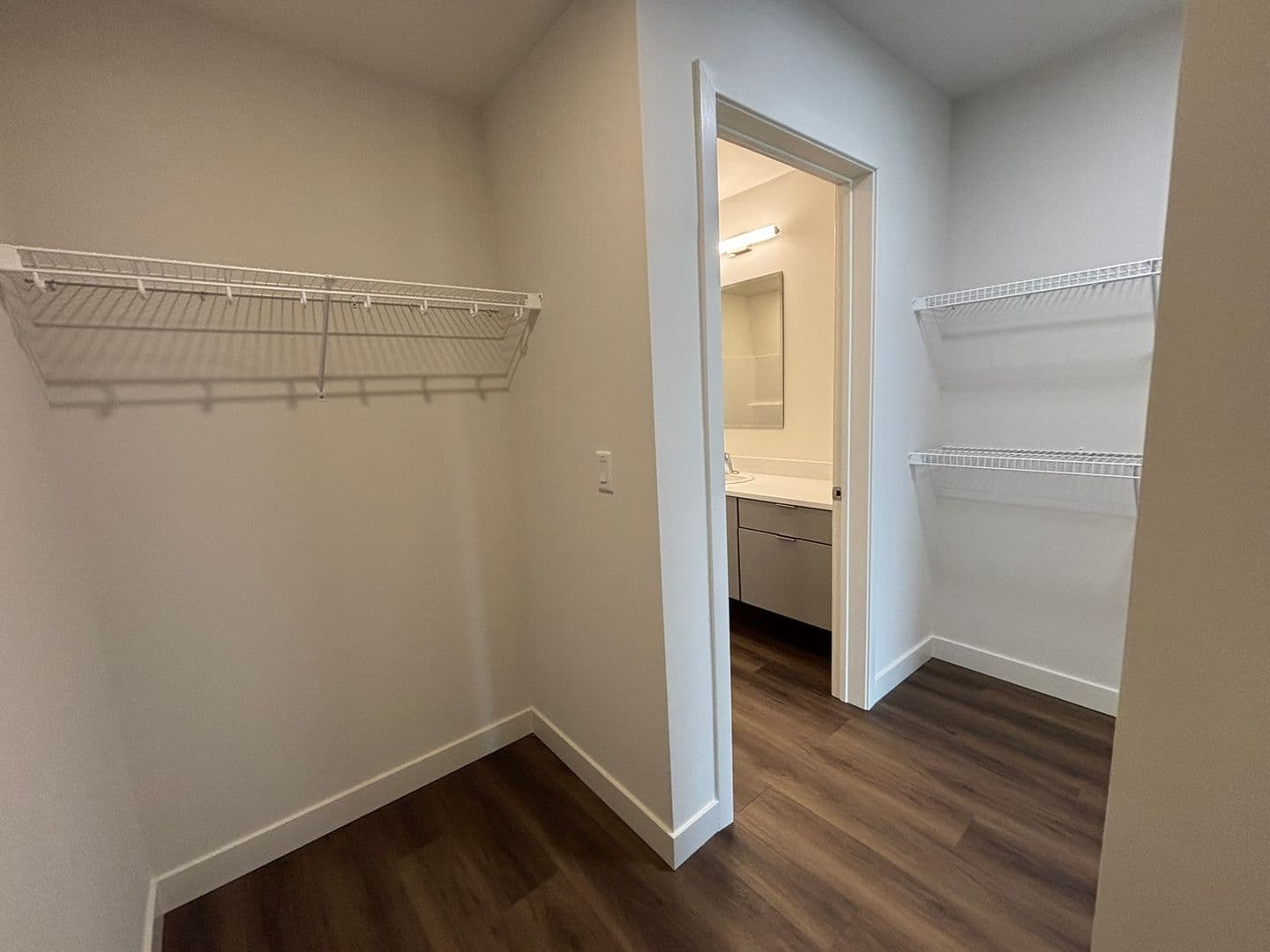 Burlington Apartment: 125 Cambrian Way