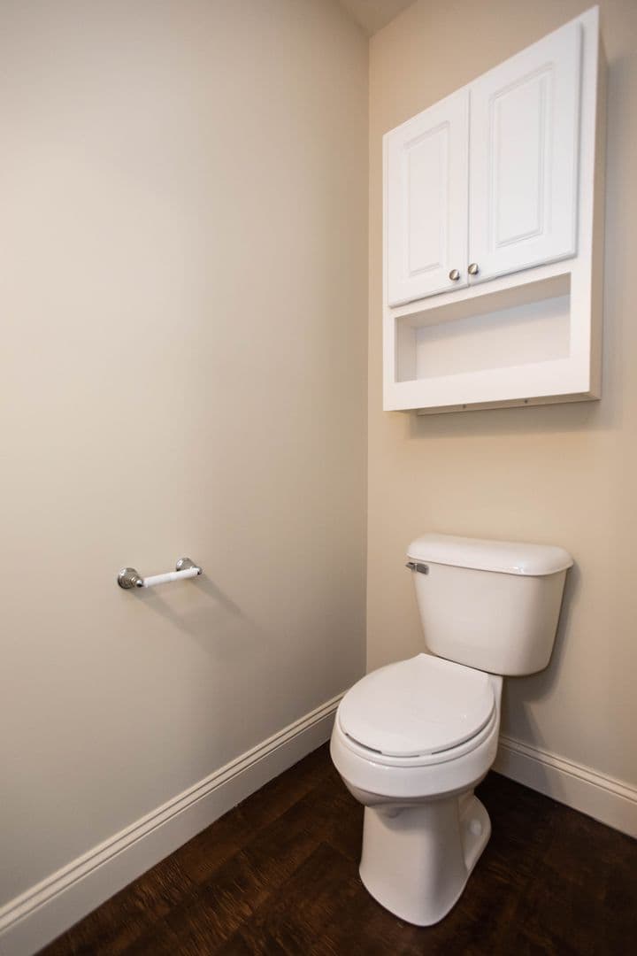 Burlington Apartment: 228 Bayberry Circle