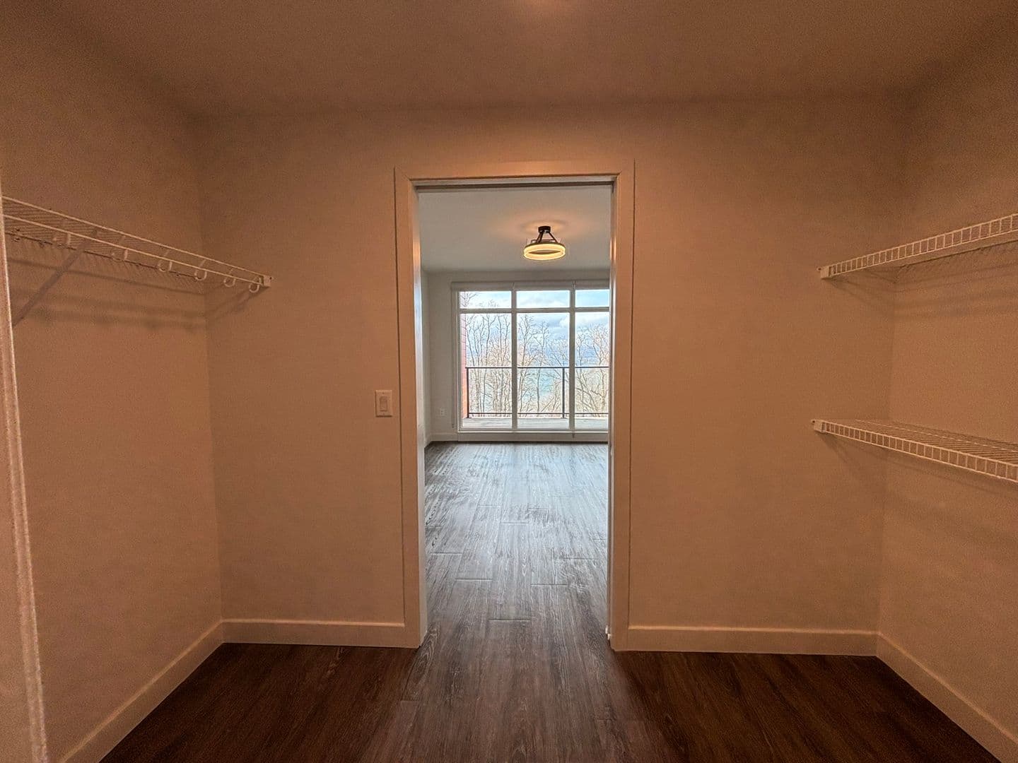 Burlington Apartment: 125 Cambrian Way